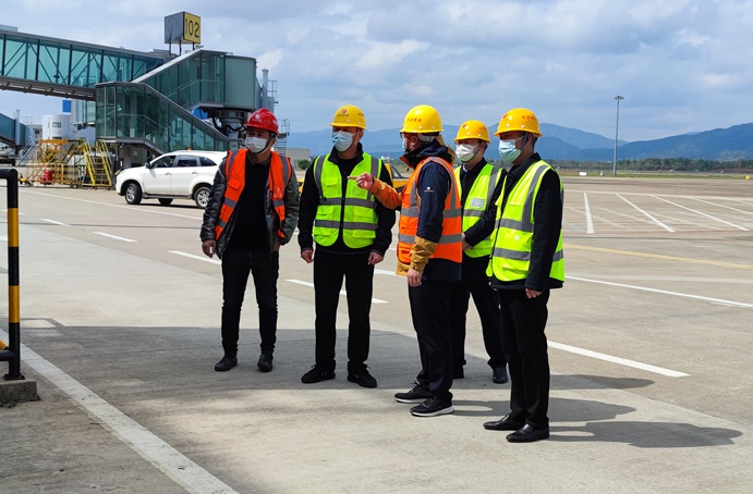 南昌市政建設(shè)徐旭前往昌北機場國際航班旅檢方艙建設(shè)項目檢查慰問6912.jpg