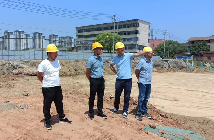 黎德義到廣州路東延工程、昌東三路道路建設(shè)工程開展安全質(zhì)量檢查